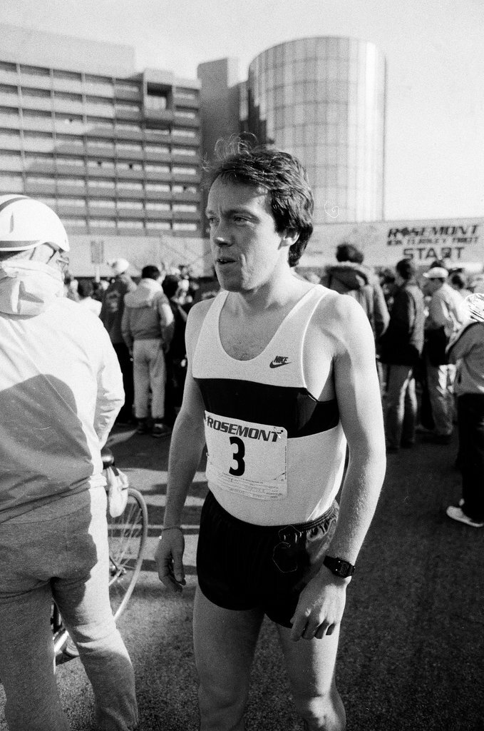 Runners participate in the Rosemont 10k Turkey Trot - Chicago Sun-Times