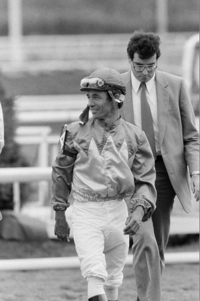Par Flite and trainer Carl Nafzger win the Grade II Washington Park Stakes race - Chicago Sun-Times