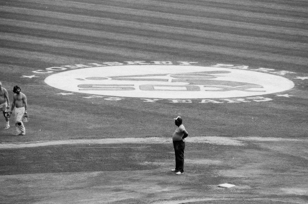 Center field of Comiskey Park now has a '75 Years' sign to commemorate the park's opening - Chicago Sun-Times