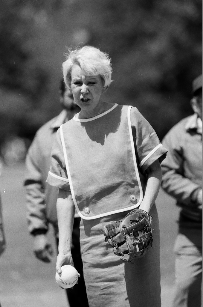 Former mayor Jane Byrne throws the first pitch to begin the Puerto Rican summer softball league season - Chicago Sun-Times