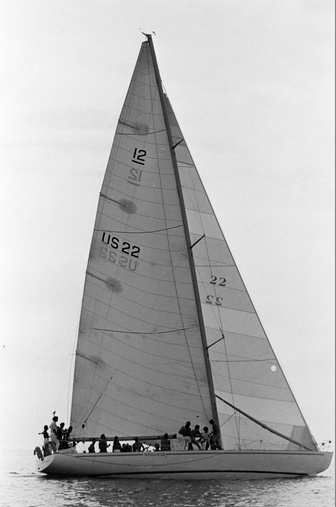 Sailors aboard the 12-meter yacht, Windancer, battle the wind on Lake Michigan - Chicago Sun-Times