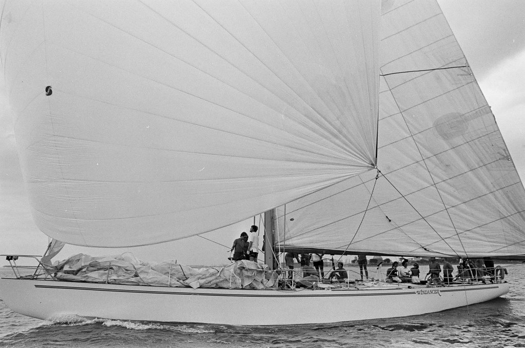 Sailors aboard the 12-meter yacht, Windancer, battle the wind on Lake Michigan - Chicago Sun-Times