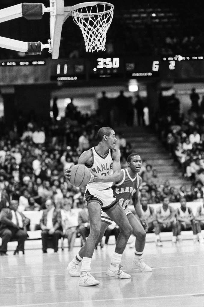 Carver and Manley high schools compete in the public league basketball semifinals - Chicago Sun-Times