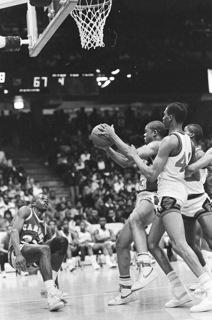 Carver and Manley high schools compete in the public league basketball semifinals - Chicago Sun-Times