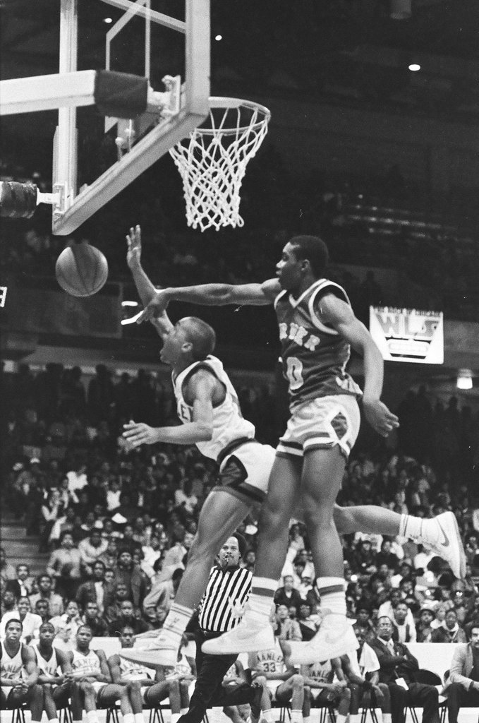Carver and Manley high schools compete in the public league basketball semifinals - Chicago Sun-Times