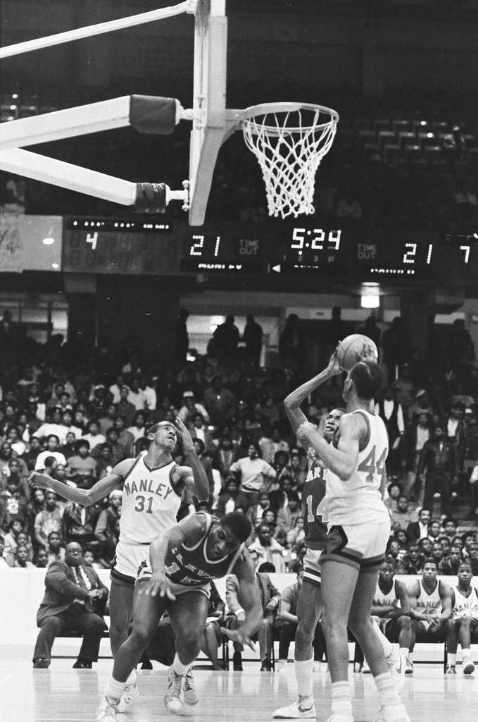 Carver and Manley high schools compete in the public league basketball semifinals - Chicago Sun-Times