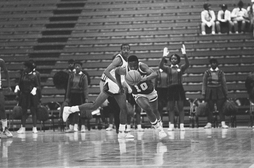 Carver and Manley high schools compete in the public league basketball semifinals - Chicago Sun-Times