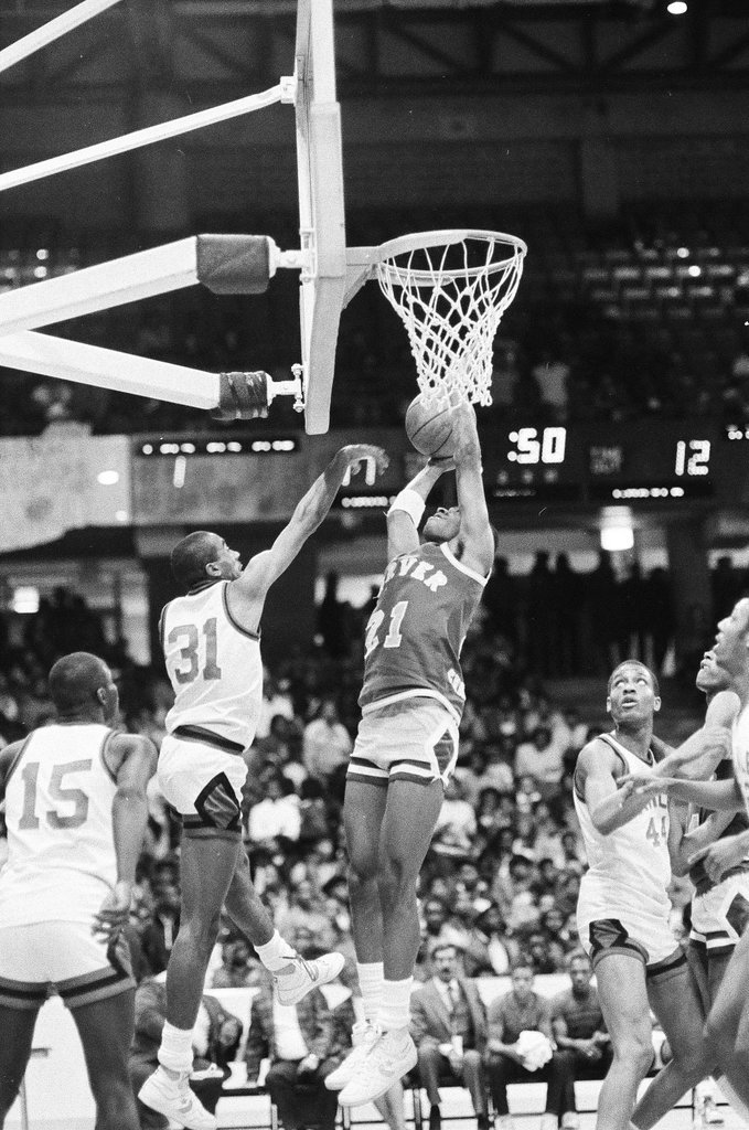Carver and Manley high schools compete in the public league basketball semifinals - Chicago Sun-Times