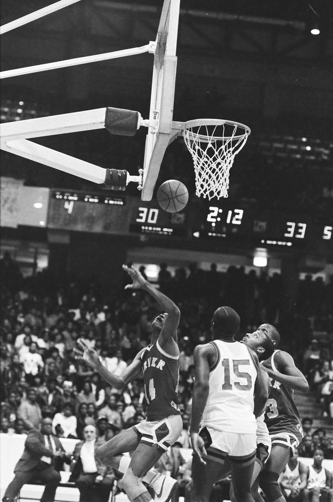 Carver and Manley high schools compete in the public league basketball semifinals - Chicago Sun-Times