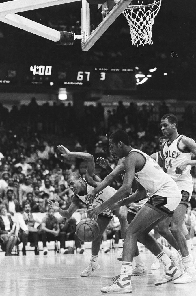 Carver and Manley high schools compete in the public league basketball semifinals - Chicago Sun-Times