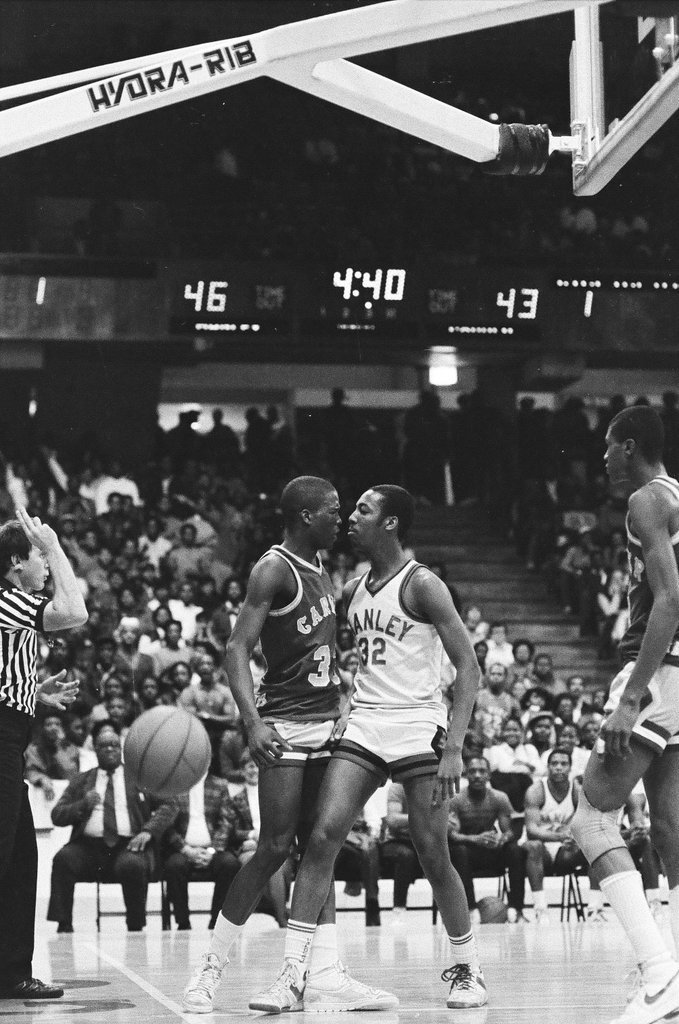Carver and Manley high schools compete in the public league basketball semifinals - Chicago Sun-Times