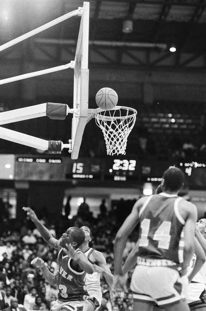 Carver and Manley high schools compete in the public league basketball semifinals - Chicago Sun-Times