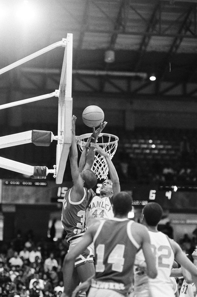 Carver and Manley high schools compete in the public league basketball semifinals - Chicago Sun-Times