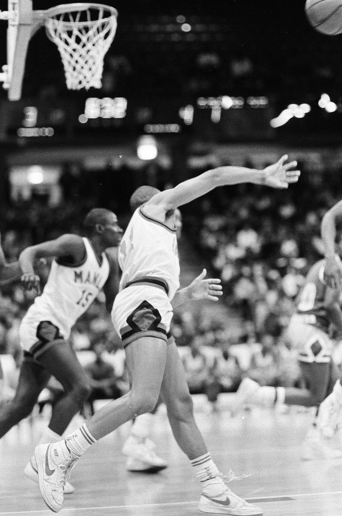 Carver and Manley high schools compete in the public league basketball semifinals - Chicago Sun-Times