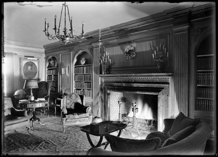 Interior, fireplace at Hanley residence, 1325 Astor St.  Architect: Stanton & Hogdon - Trowbridge, Raymond W., 1886-1936