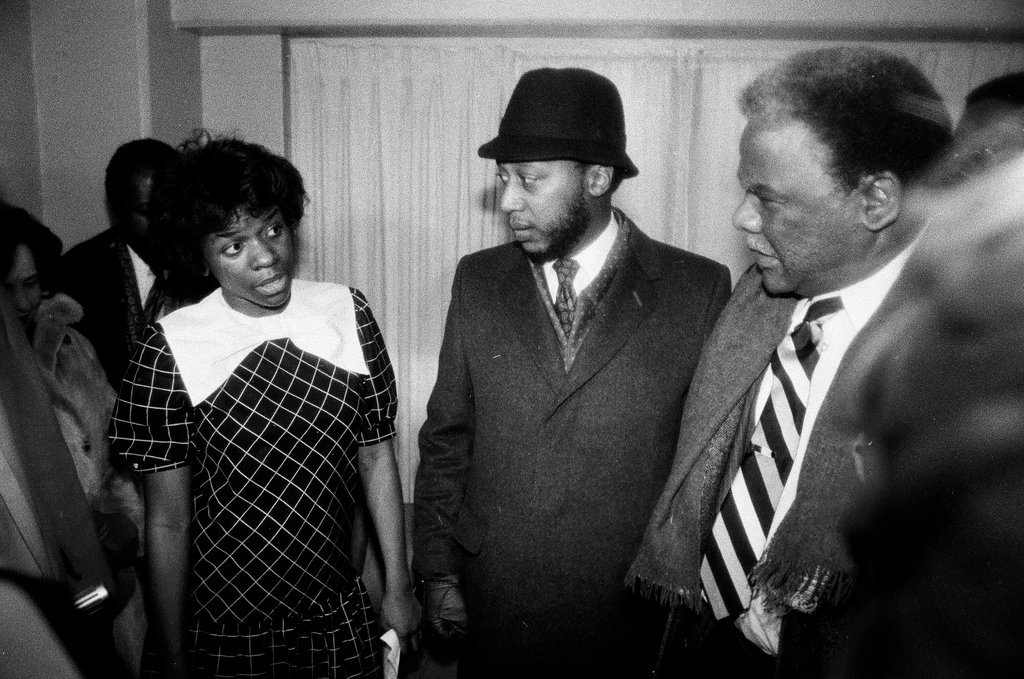 Mayor Harold Washington tours ABLA housing and speaks to residents - Keith Hale for Chicago Sun-Times