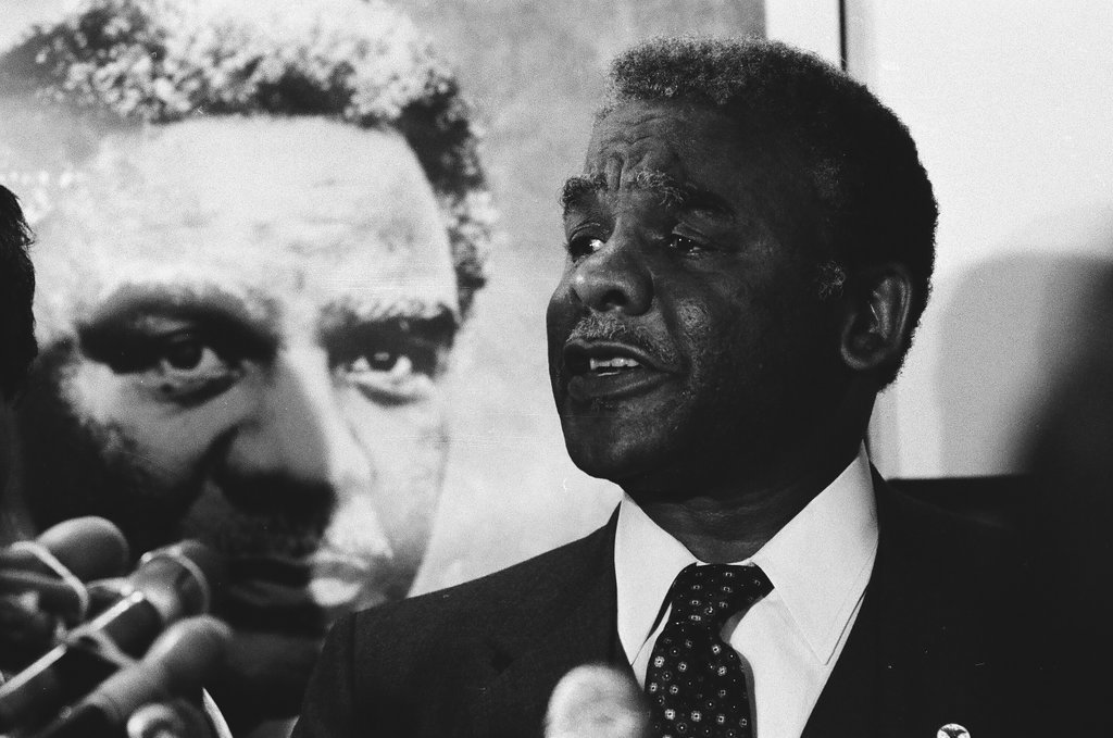 United States Representative Harold Washington announces his candidacy for mayor - James (Jim) Klepitsch for Chicago Sun-Times