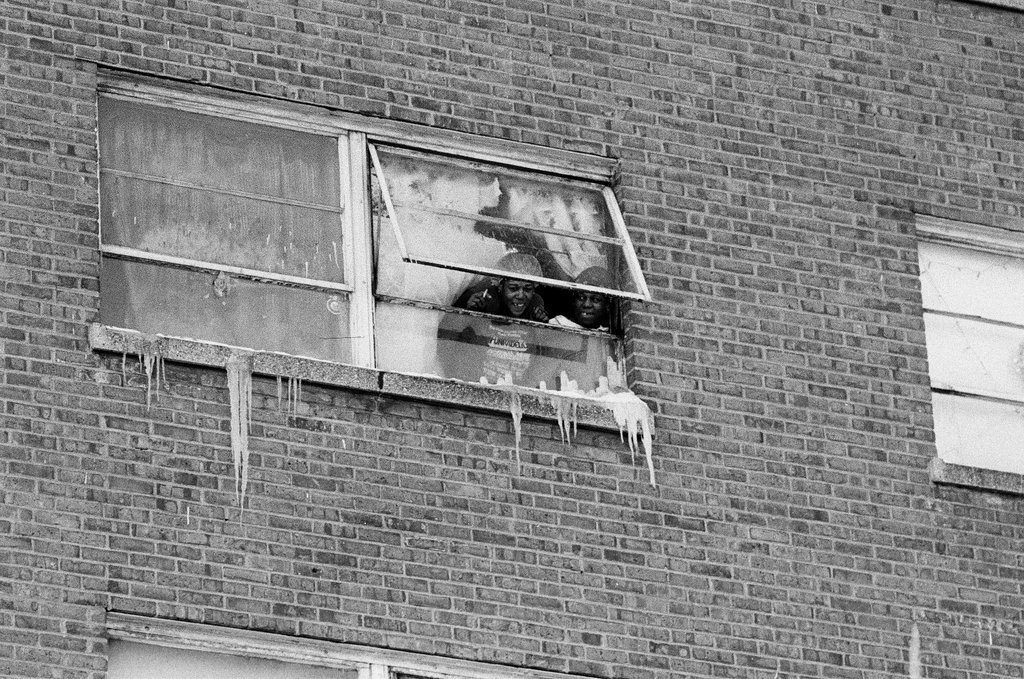Mayor Harold Washington tours ABLA housing and speaks to residents - Keith Hale for Chicago Sun-Times