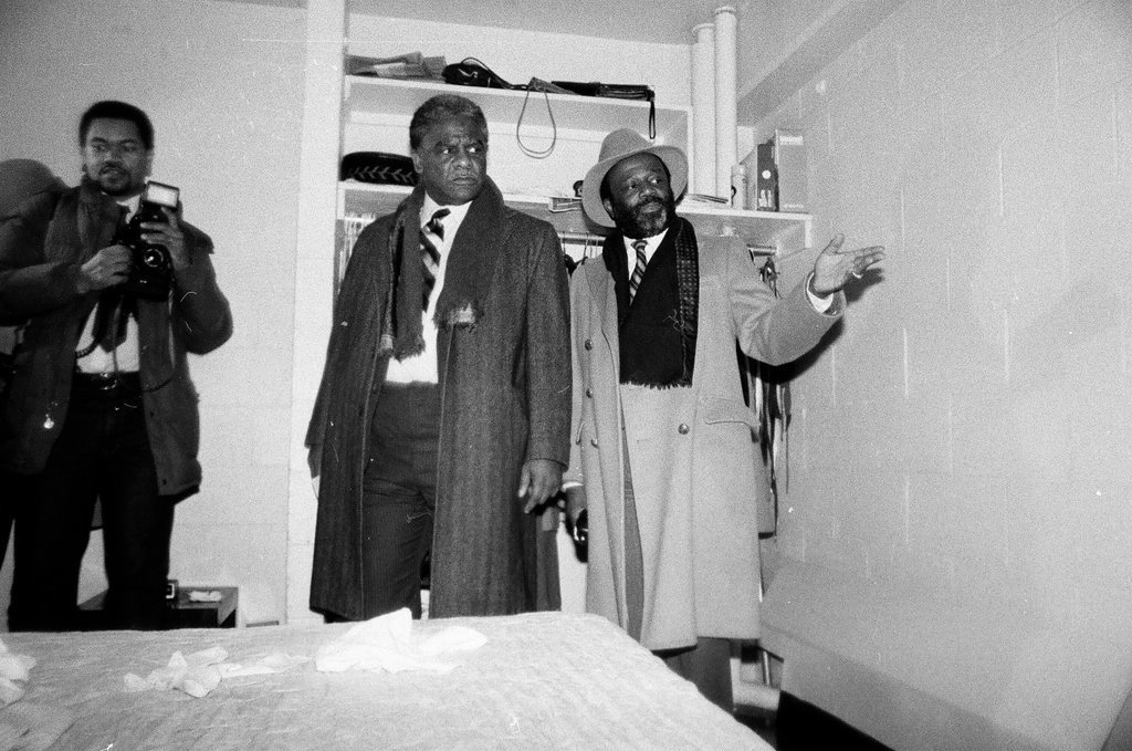 Mayor Harold Washington tours ABLA housing and speaks to residents - Keith Hale for Chicago Sun-Times