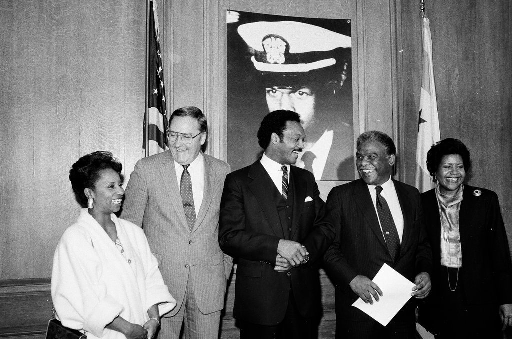Jesse Jackson receives a commemorative gift from Mayor Harold Washington - Chicago Sun-Times