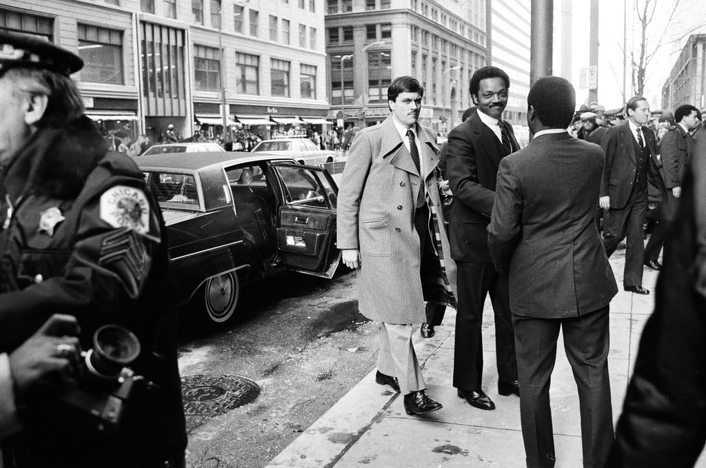 Jesse Jackson receives a commemorative gift from Mayor Harold Washington - Chicago Sun-Times