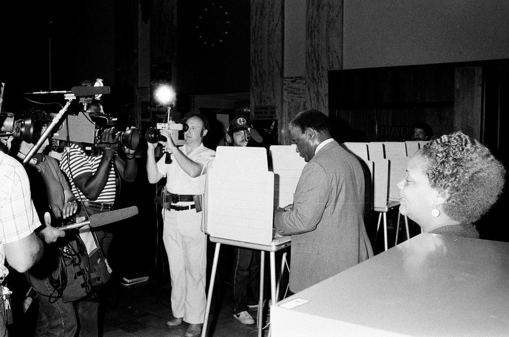 Mayor Harold Washington votes in the 1st Congressional primary - James (Jim) Klepitsch for Chicago Sun-Times