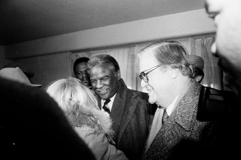 Mayor Harold Washington tours ABLA housing and speaks to residents - Keith Hale for Chicago Sun-Times