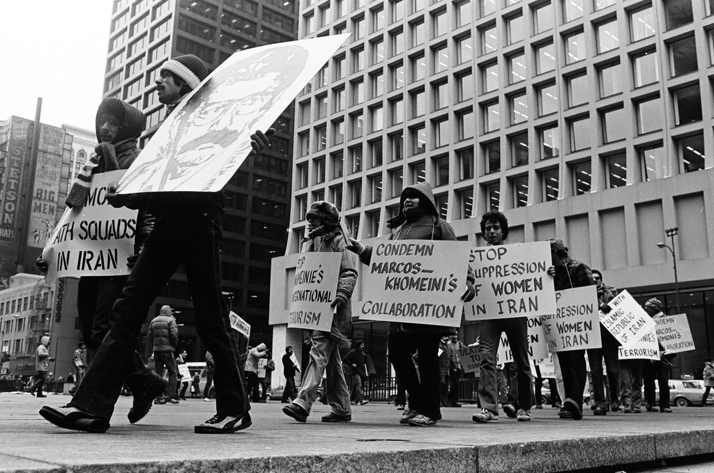Iranians protesting at Daley Plaza - Perry C. Riddle for Chicago Sun-Times