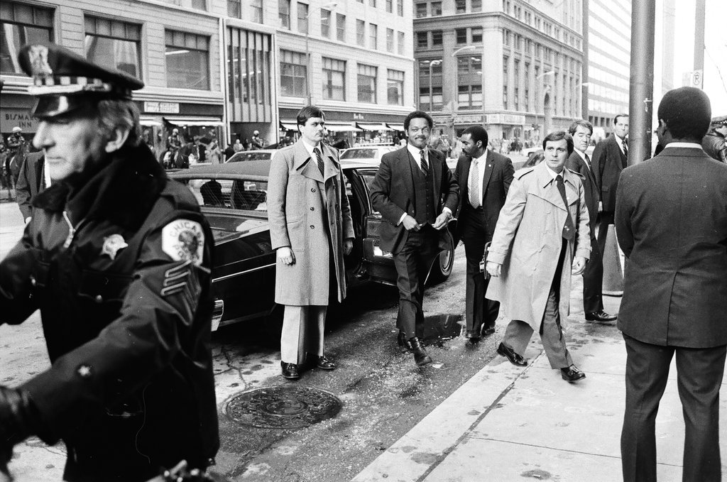 Jesse Jackson receives a commemorative gift from Mayor Harold Washington - Chicago Sun-Times
