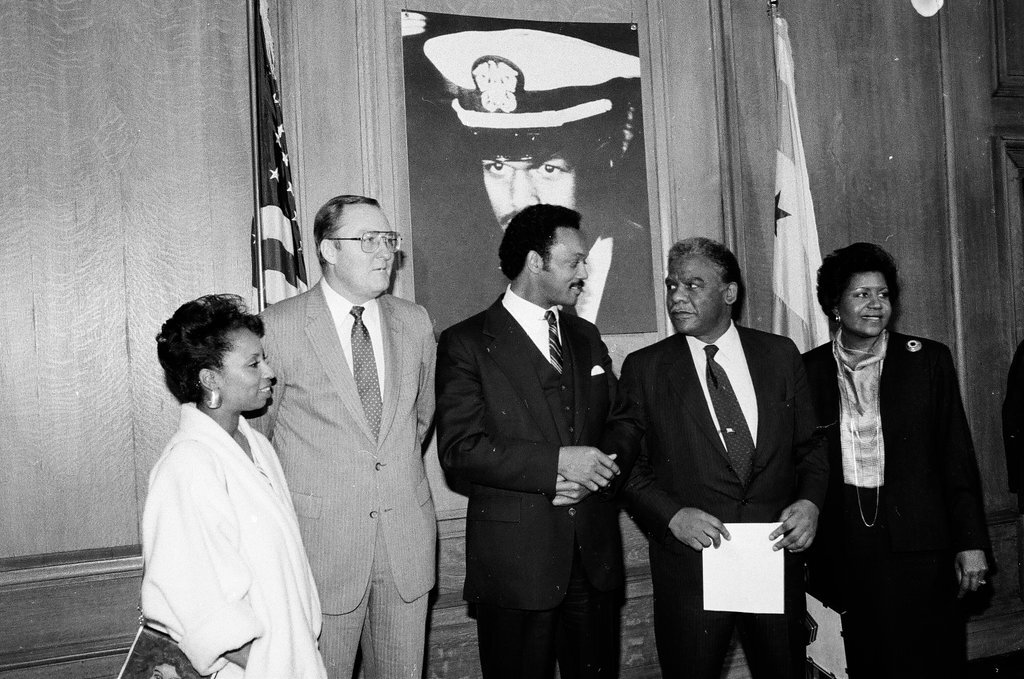 Jesse Jackson receives a commemorative gift from Mayor Harold Washington - Chicago Sun-Times