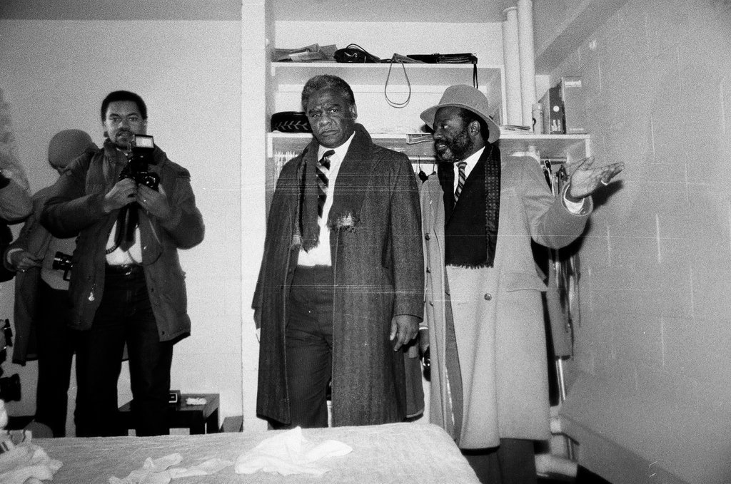 Mayor Harold Washington tours ABLA housing and speaks to residents - Keith Hale for Chicago Sun-Times
