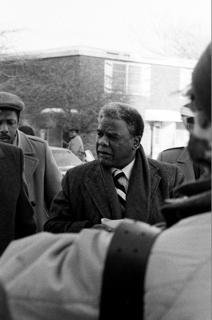 Mayor Harold Washington tours ABLA housing and speaks to residents - Keith Hale for Chicago Sun-Times