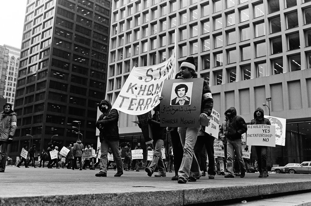 Iranians protesting at Daley Plaza - Perry C. Riddle for Chicago Sun-Times