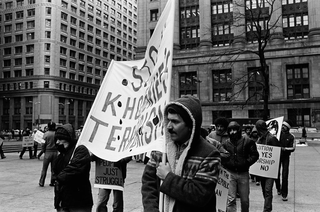 Iranians protesting at Daley Plaza - Perry C. Riddle for Chicago Sun-Times