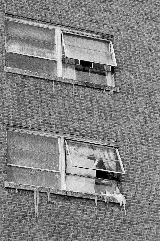 Mayor Harold Washington tours ABLA housing and speaks to residents - Keith Hale for Chicago Sun-Times