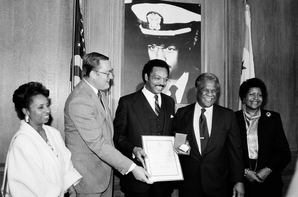 Jesse Jackson receives a commemorative gift from Mayor Harold Washington - Chicago Sun-Times