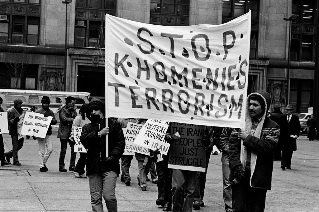 Iranians protesting at Daley Plaza - Perry C. Riddle for Chicago Sun-Times