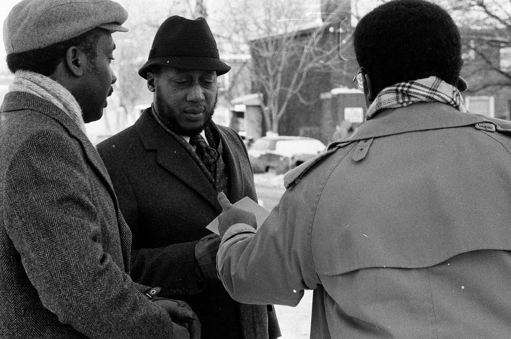 Mayor Harold Washington tours ABLA housing and speaks to residents - Keith Hale for Chicago Sun-Times