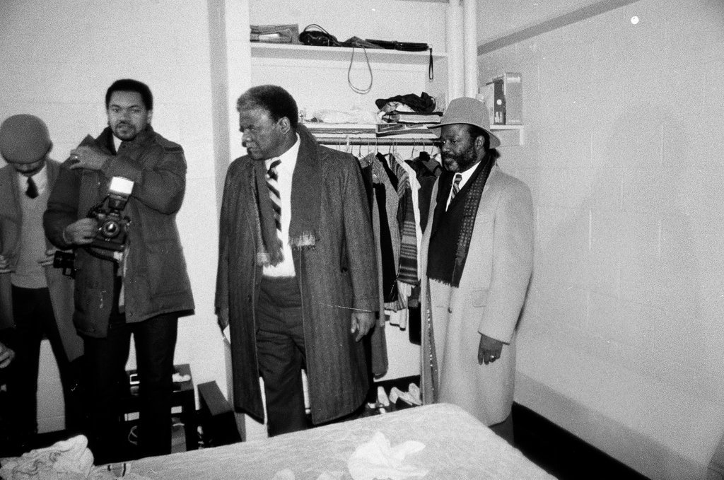 Mayor Harold Washington tours ABLA housing and speaks to residents - Keith Hale for Chicago Sun-Times