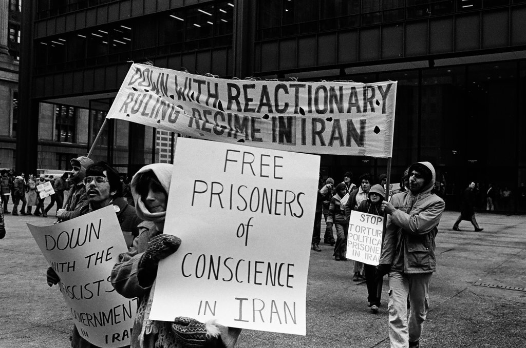 Iranians protesting at Daley Plaza - Perry C. Riddle for Chicago Sun-Times