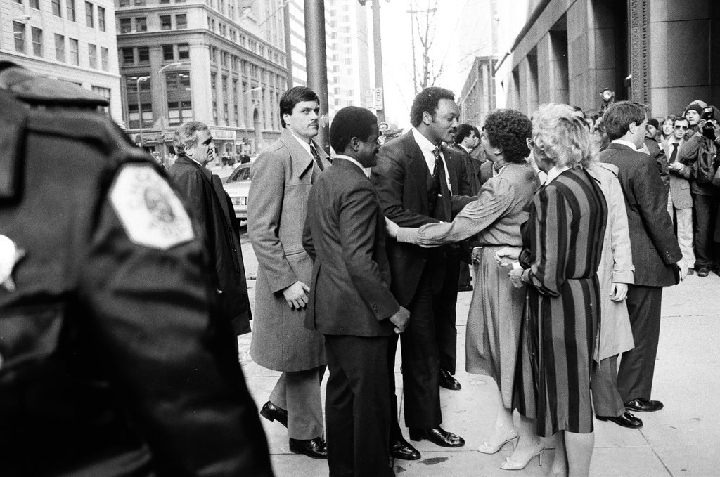 Jesse Jackson receives a commemorative gift from Mayor Harold Washington - Chicago Sun-Times