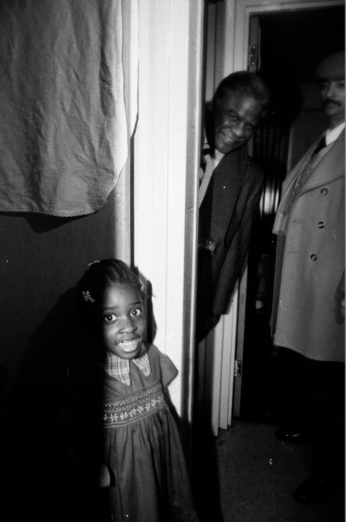 Mayor Harold Washington tours ABLA housing and speaks to residents - Keith Hale for Chicago Sun-Times