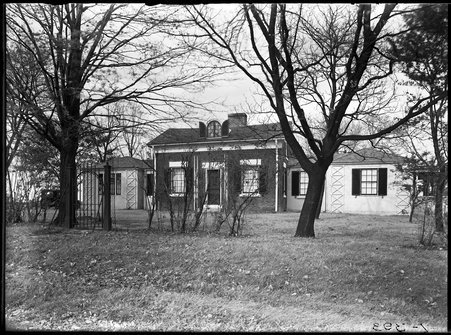 Exterior, view of Scott Farm from the south. Architect: Stanton & Hogdon - Trowbridge, Raymond W., 1886-1936