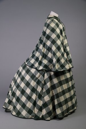 Mary Todd Lincoln's gown and cape
