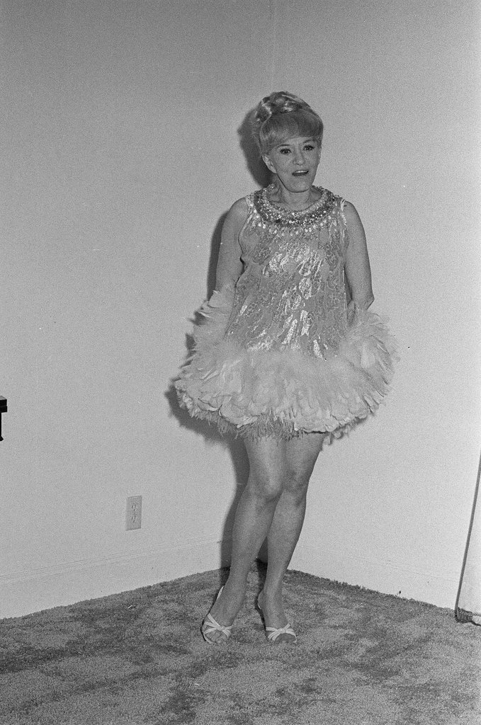 Fan dancer, Sally Rand, performs at the Chicago Historical Society - Bob Kotalik for Chicago Sun-Times