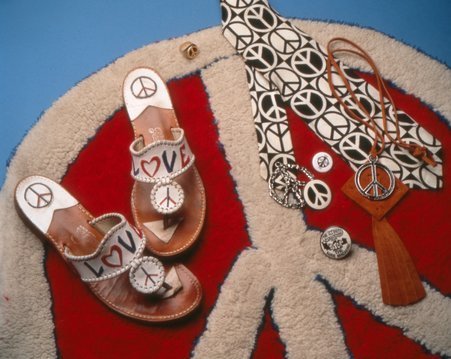 Sandals and necktie with peace symbols