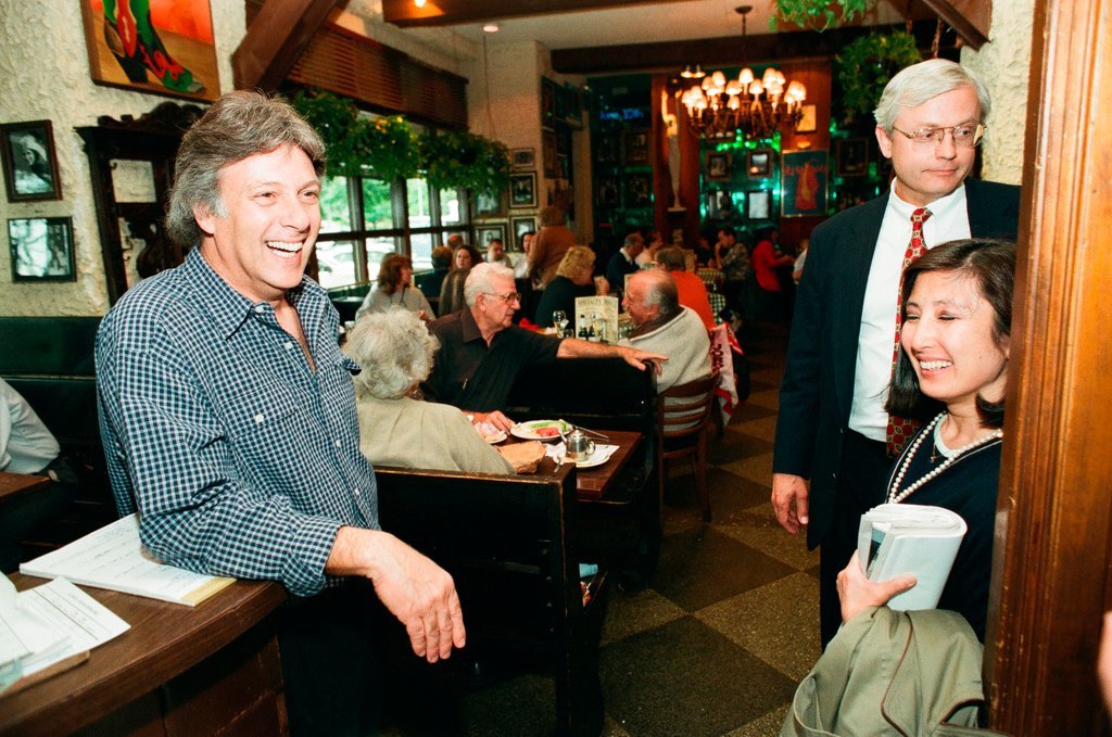 RJ Grunts owner Rich Melman keeps the restaurant open despite plans to close - Rich Hein for Chicago Sun-Times