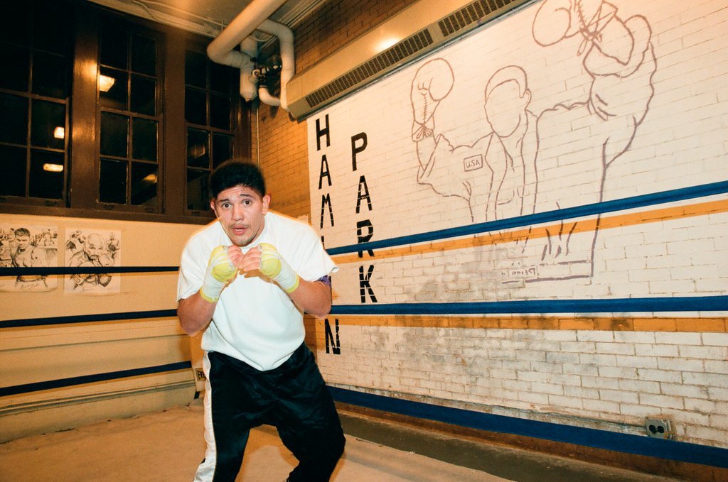 Olympic boxer David Diaz returns to the Hamlin Park Gym to train - Chicago Sun-Times