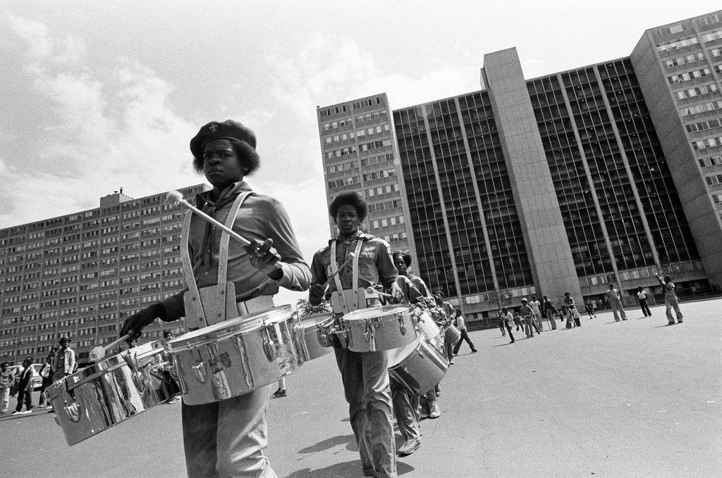 The Jesse White Tumblers rehearse acrobatics routines near Frederich Von Schiller Public School - Chicago Sun-Times