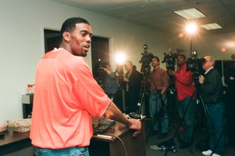 Press conference with Randy Moss, potential new Chicago Bears player - Chicago Sun-Times